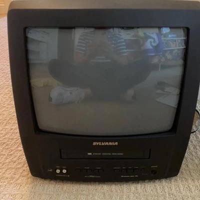 Sylvania 13” Color TV/VCR combo
