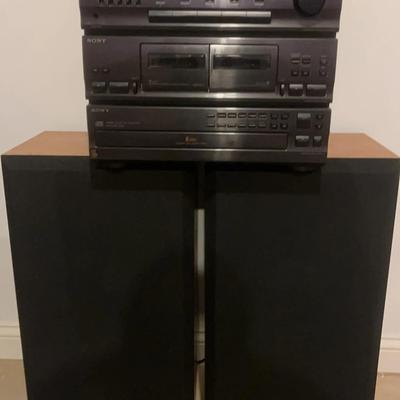 Sony R2400 Compact Stereo & 2 Speakers