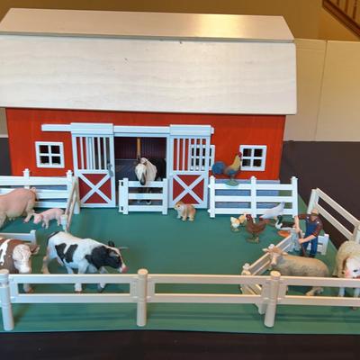 Play Farm W/Animal & Human Figurines