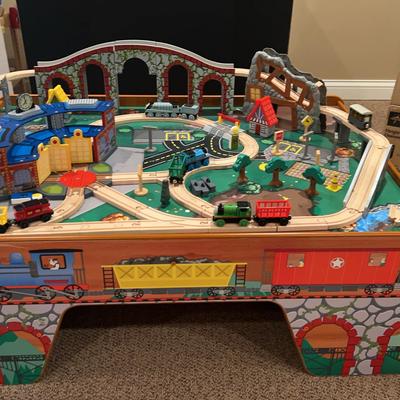 Train Table W/track & Accessories & Thomas The Tank Engine Train Cars