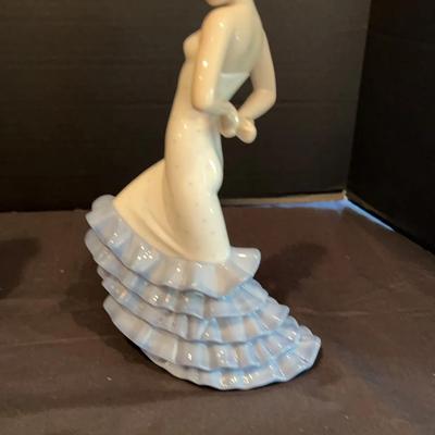 NAO Lladro Flamenco Dancing Couple 