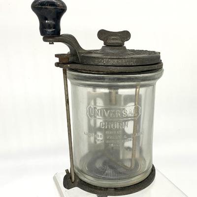 Universal churn w/ embossed jar.