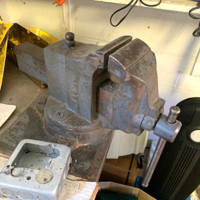 Sale Photo Thumbnail #135: Parker swivel vise