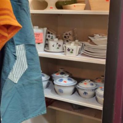 Sale Photo Thumbnail #47: Dish Sets and Kitchenware 