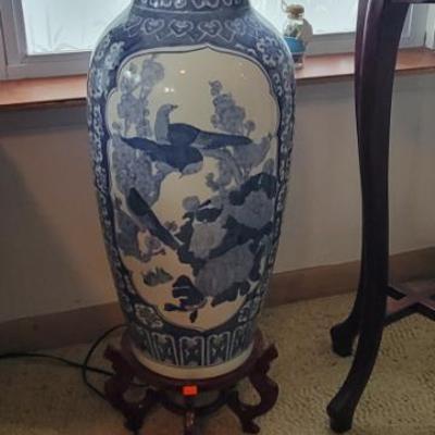 Sale Photo Thumbnail #61: Oriental Vase