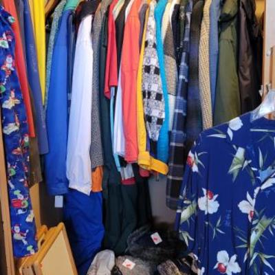 Sale Photo Thumbnail #10: Outerwear, hats, gloves