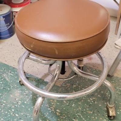 Sale Photo Thumbnail #183: Shop stool