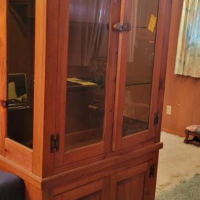 Sale Photo Thumbnail #85: Nice Hutch 