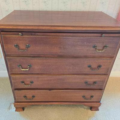 Vintage Sandhill Line Bachelor Chest Dresser