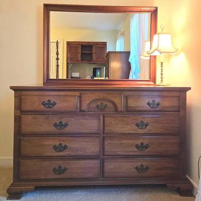 Vintage Link Taylor Dresser W Mirror 