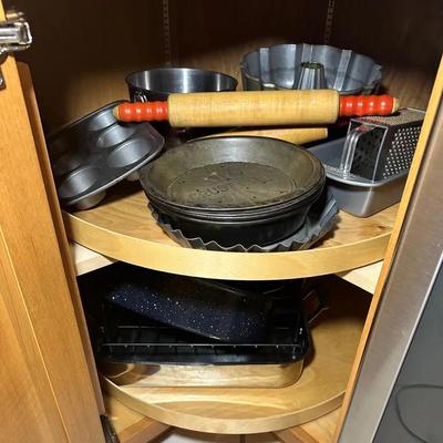 Mystery Lot Baking + Roasting Pans