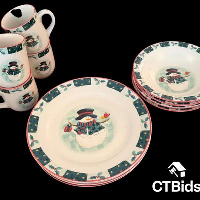 CV147 - Holiday Dinnerware - Setting for 4
