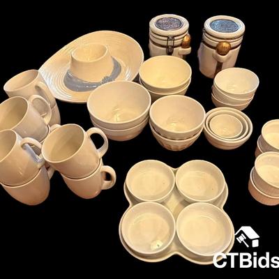 CV164 - Collection of White Kitchenware