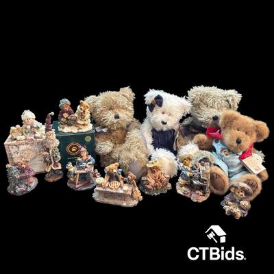 CV536 - Vintage Boyd’s Bears Group, Figurines, and Stuffed Bears