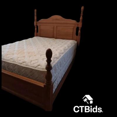 CV243- Oak Finish Queen Bed