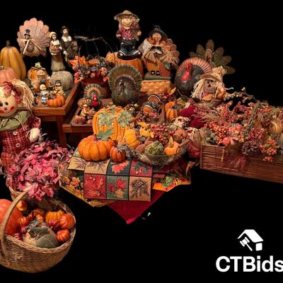 CV102 - Large Collection of Fall and Thanksgiving Décor