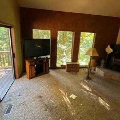 Sale Photo Thumbnail #44