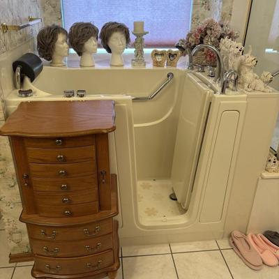 Sale Photo Thumbnail #38