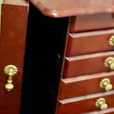 Sale Photo Thumbnail #150