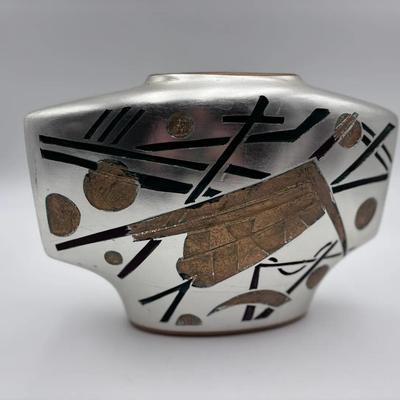 Picasso Style Porcelain Vase - #1099-00 - Paper label/Vanguard Studios
