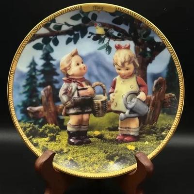 Hummel “May” Plate – Seasons of Joy Perpetual Calendar Collection (1999)