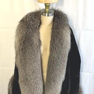 Vintage Pollock Furs Open-Front Coat with Silver Fox Collar & Cuffs – Raglan Sleeve