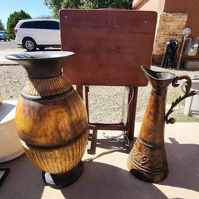 TV Tray Tables with Large Brown & Gold Style Decorative Vases