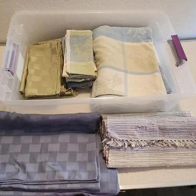 Light Blue & Green Tablecloth, Cloth Napkins, And Table Runner