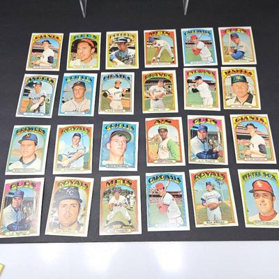 Lot #10 - Lot of 24 Topps 1972 Baseball Cards – Lou Piniella, John Odom + More