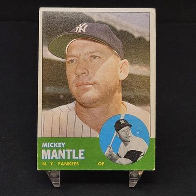 Lot #1 - 1963 Topps #200 Mickey Mantle New York Yankees HOF Legend Vintage Baseball Card