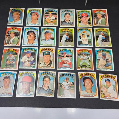 Lot #9 - Lot of 24 Topps 1972 Baseball Cards – Sal Bando, Jerry Grote + Others