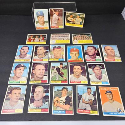 Lot #19 - 1958-60 Topps Baseball Card Lot (22) w/ Willie Mays Duke Snider Richie Ashburn Tony Kubek Frank Robinson HOF