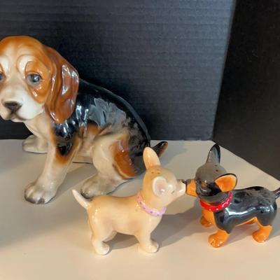 Dog Decor Figurine And Kissing Dog Salt & Pepper