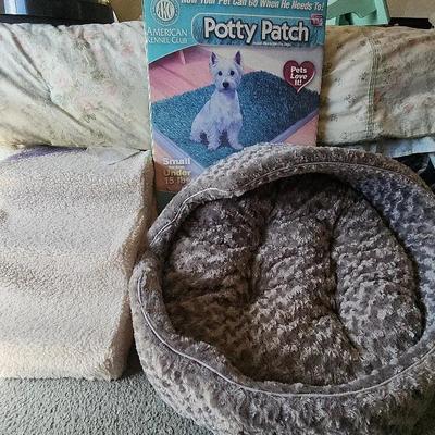 Doggy Supplies, Steps, Bed, & Potty Patch