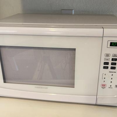 Farberware White Microwave
