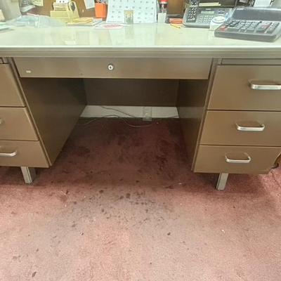 Sale Photo Thumbnail #17: Vintage Tanker Desk