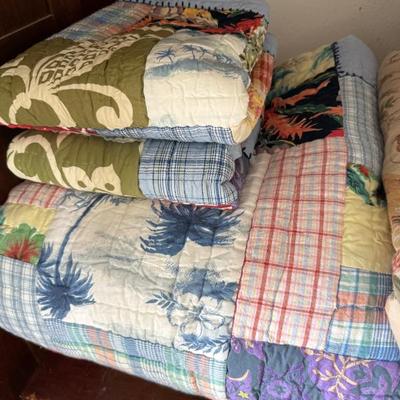 Sale Photo Thumbnail #285: Pottery barn quilt and shams