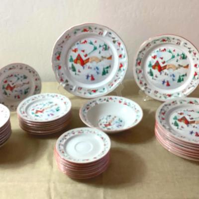Faberware White Christmas Dish Set