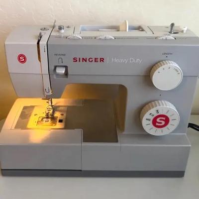 Singer Sewing Machine W/ Accessories