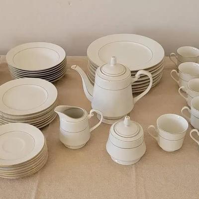 Royal Majestic China Set