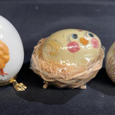 Collection of 3 decorative Easter Eggs