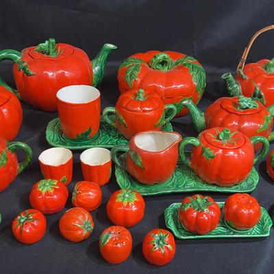 Vintage Maruhon Ware ceramic tomato-shaped tea set & salt and pepper shakers 
