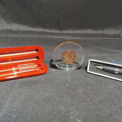 Commemorative Coin and ball point pens