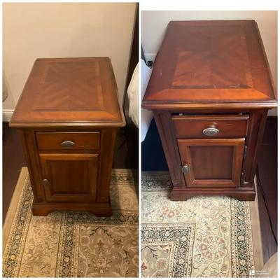 Universal Furniture Pair (2) Solid Wood Nightstands