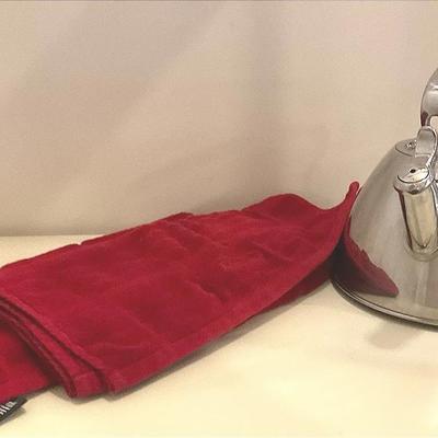 ALL-CLAD 2Qt Stainless Steel Tea Pot And Two Towels