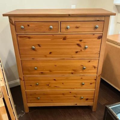 Pine Standing Dresser 