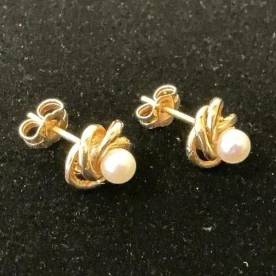 14k Gold Pearl Stud Earrings (2 Grams)