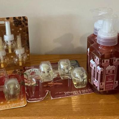 Glade Plugs In And 7 Cozy Cashmere Hand Soap 