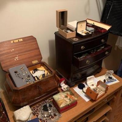 Sale Photo Thumbnail #38