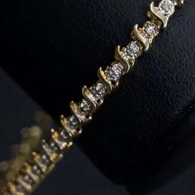 10K Gold Diamond Tennis Bracelet - 7" Long
